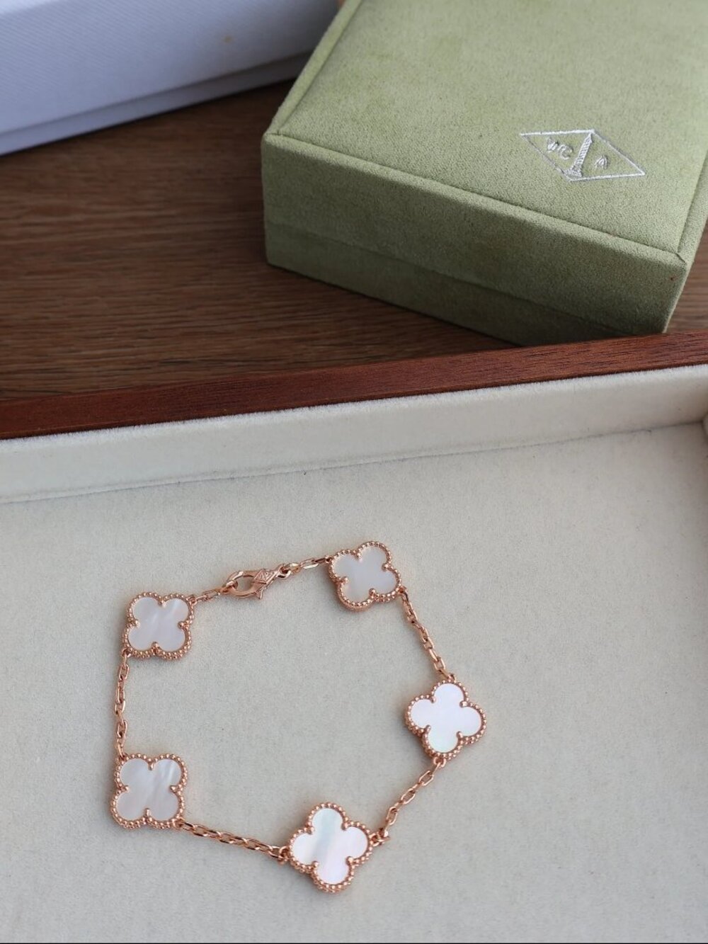 VCA 5 Motif Vintage Alhambra Mother of Pearl Bracelet with Box